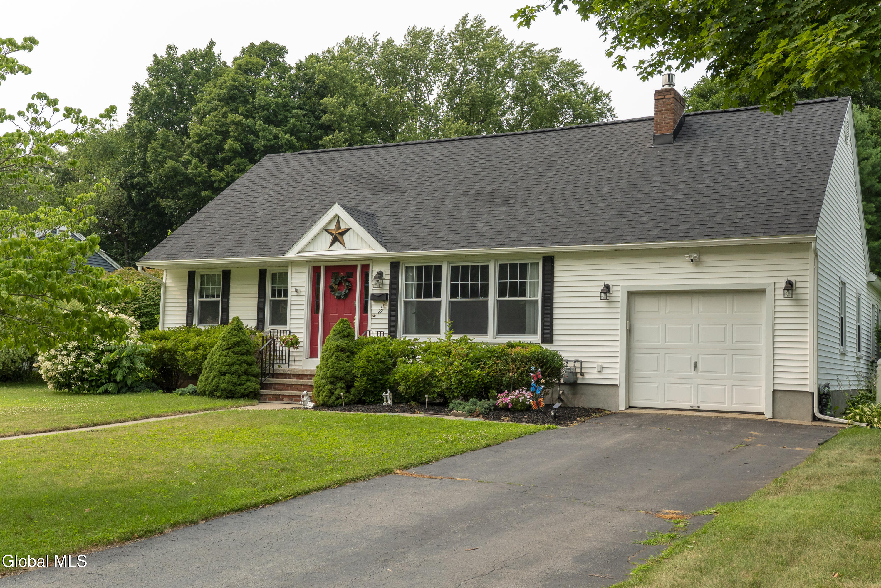 27 Pershing Road Queensbury NY 12804