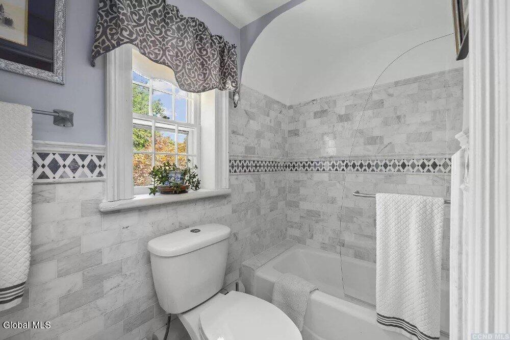 132 Biittig Road Averill Park NY 12018