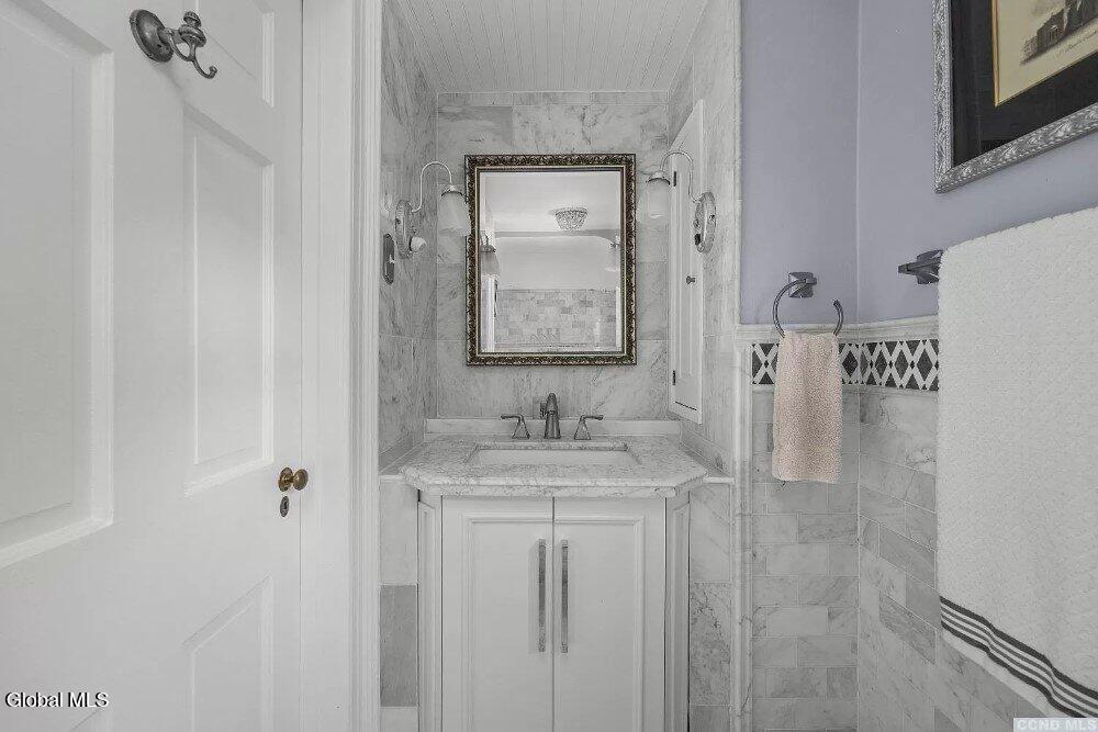 132 Biittig Road Averill Park NY 12018