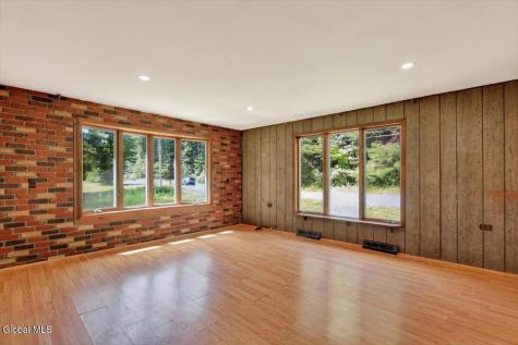 1106 Whiteside Road Galway NY 12074