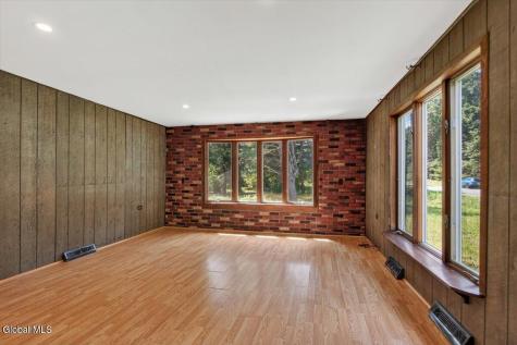 1106 Whiteside Road Galway NY 12074