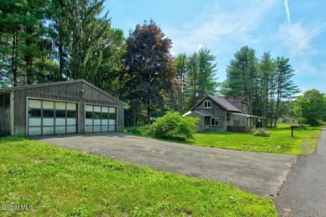1106 Whiteside Road Galway NY 12074