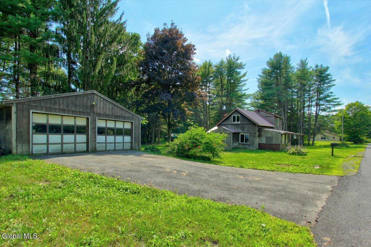 1106 Whiteside Road Galway NY 12074