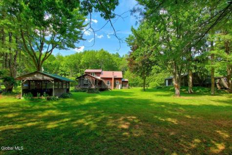 1106 Whiteside Road Galway NY 12074