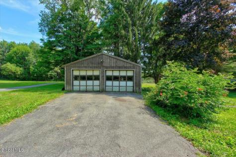 1106 Whiteside Road Galway NY 12074