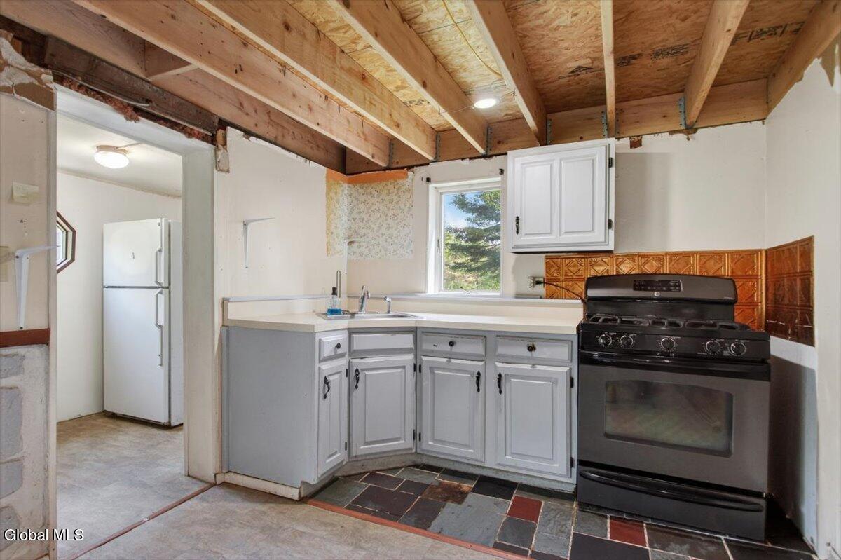 1106 Whiteside Road Galway NY 12074