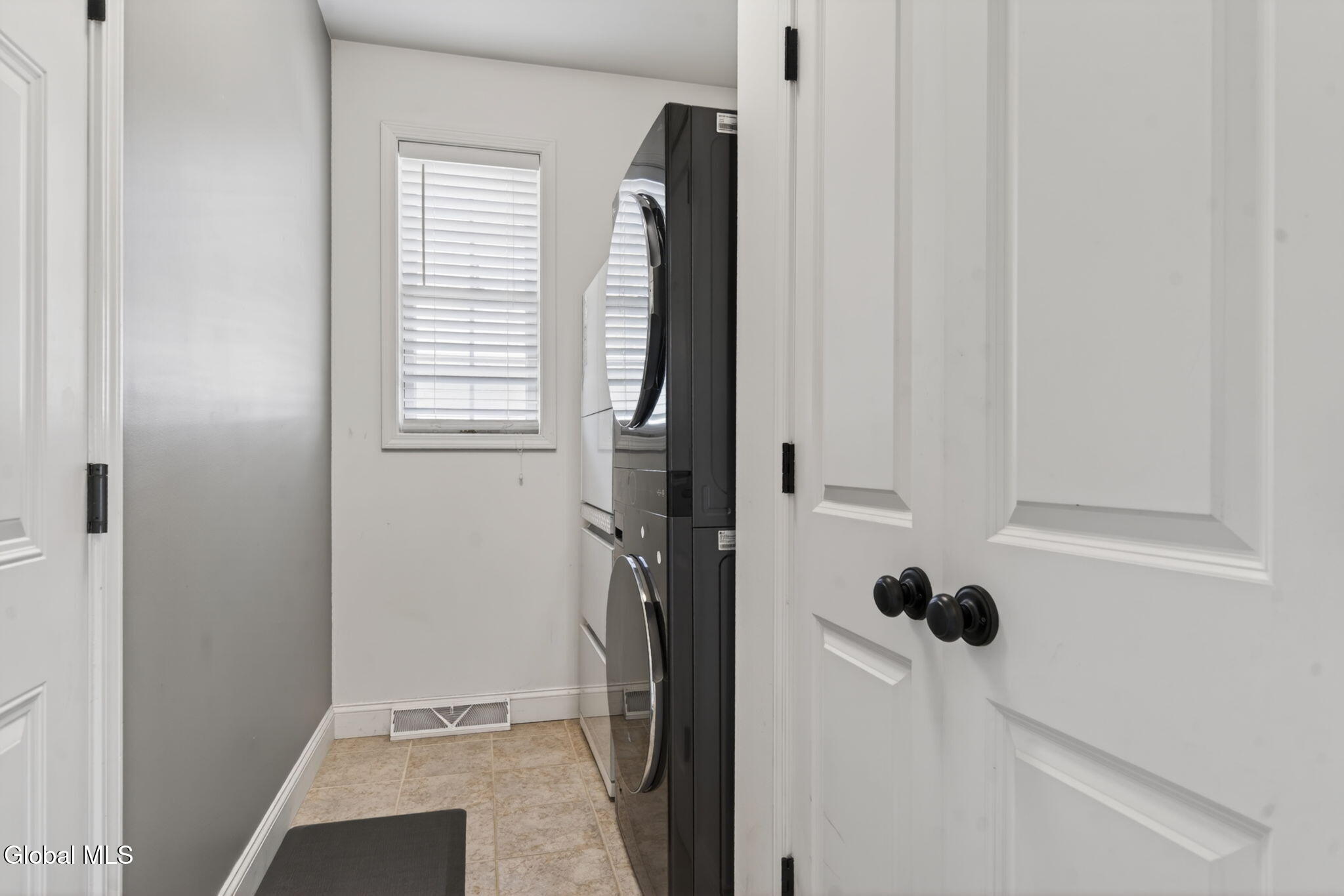 17 Mahogany Drive Watervliet NY 12189