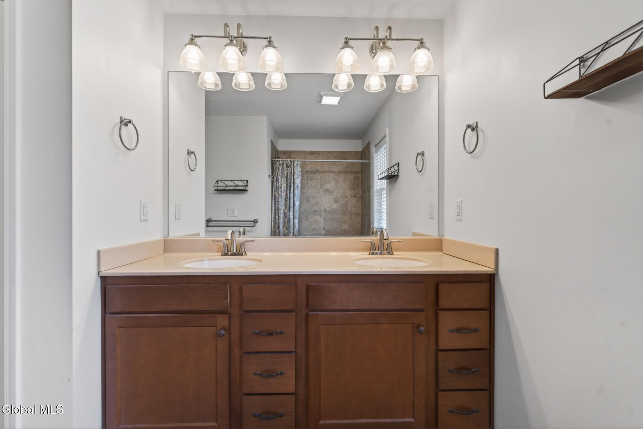 17 Mahogany Drive Watervliet NY 12189