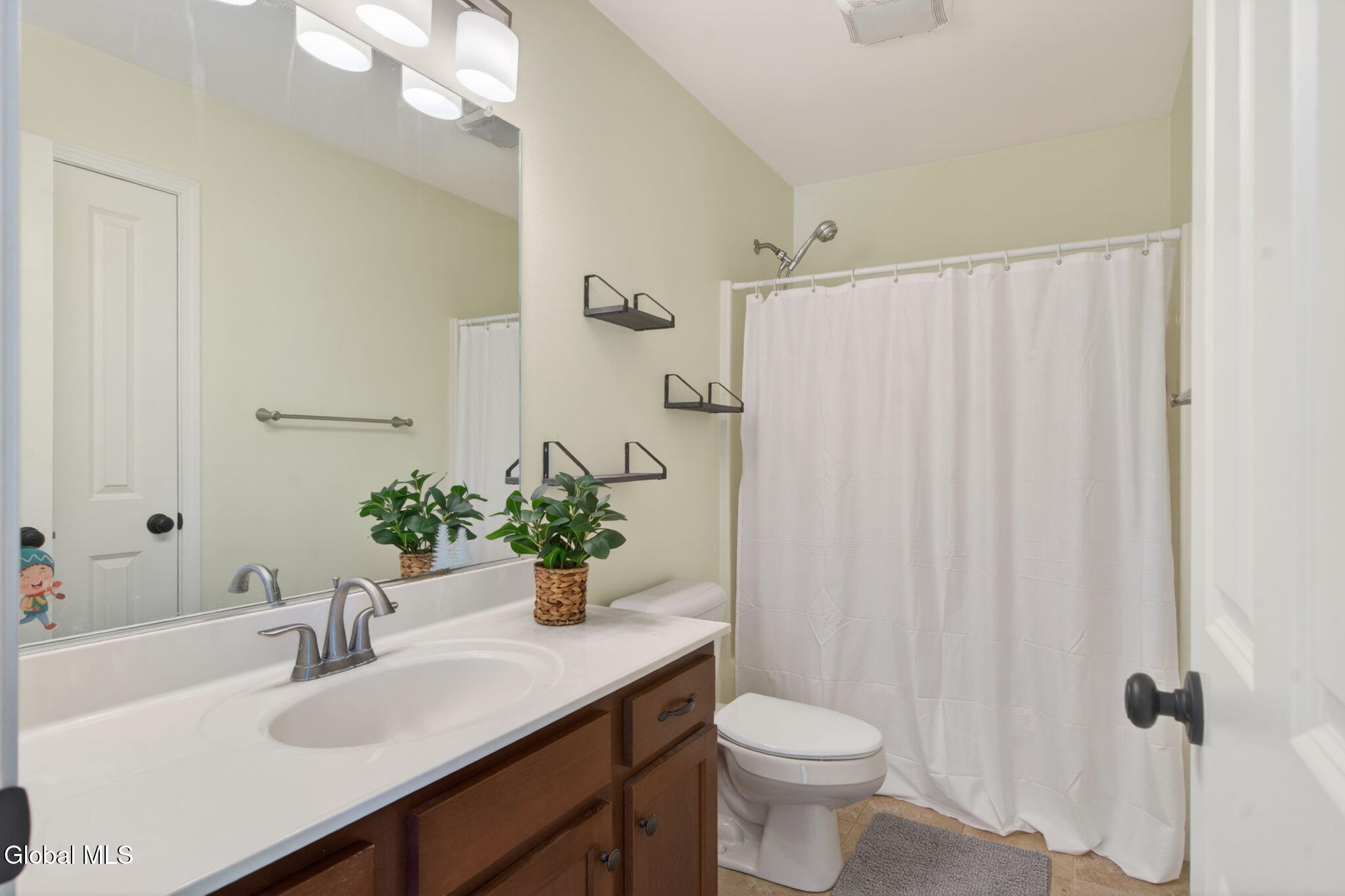 17 Mahogany Drive Watervliet NY 12189