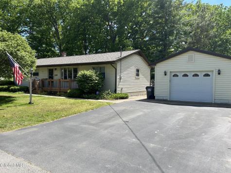 15 Birchwood Drive Halfmoon NY 12065