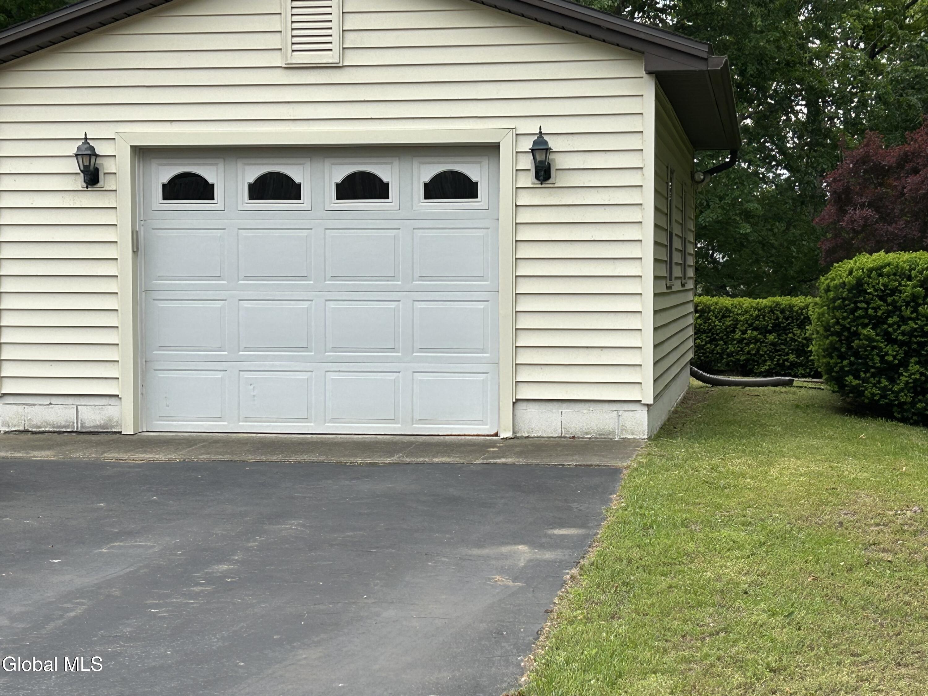 15 Birchwood Drive Halfmoon NY 12065