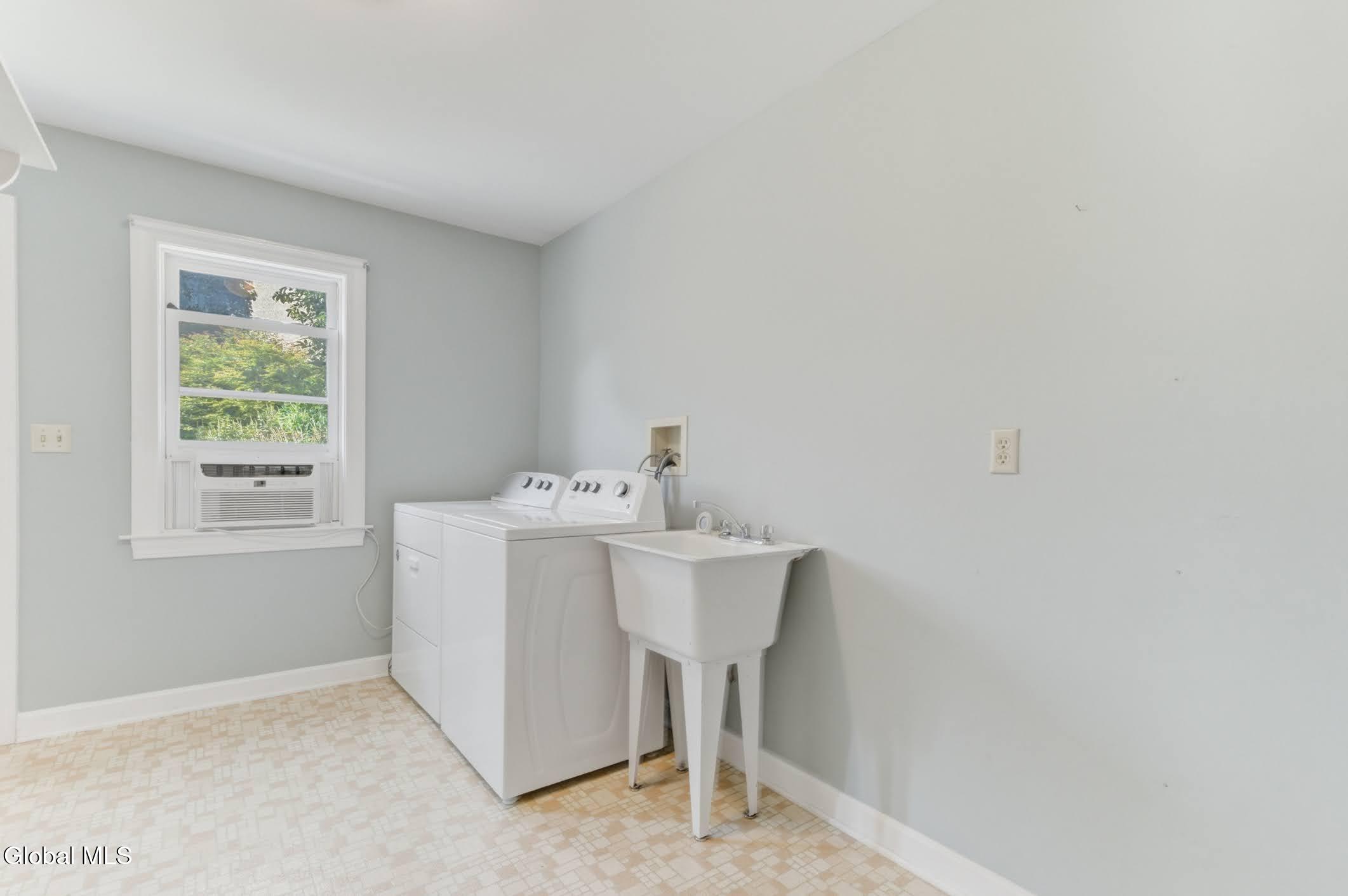 54 Willow Street Guilderland NY 12084