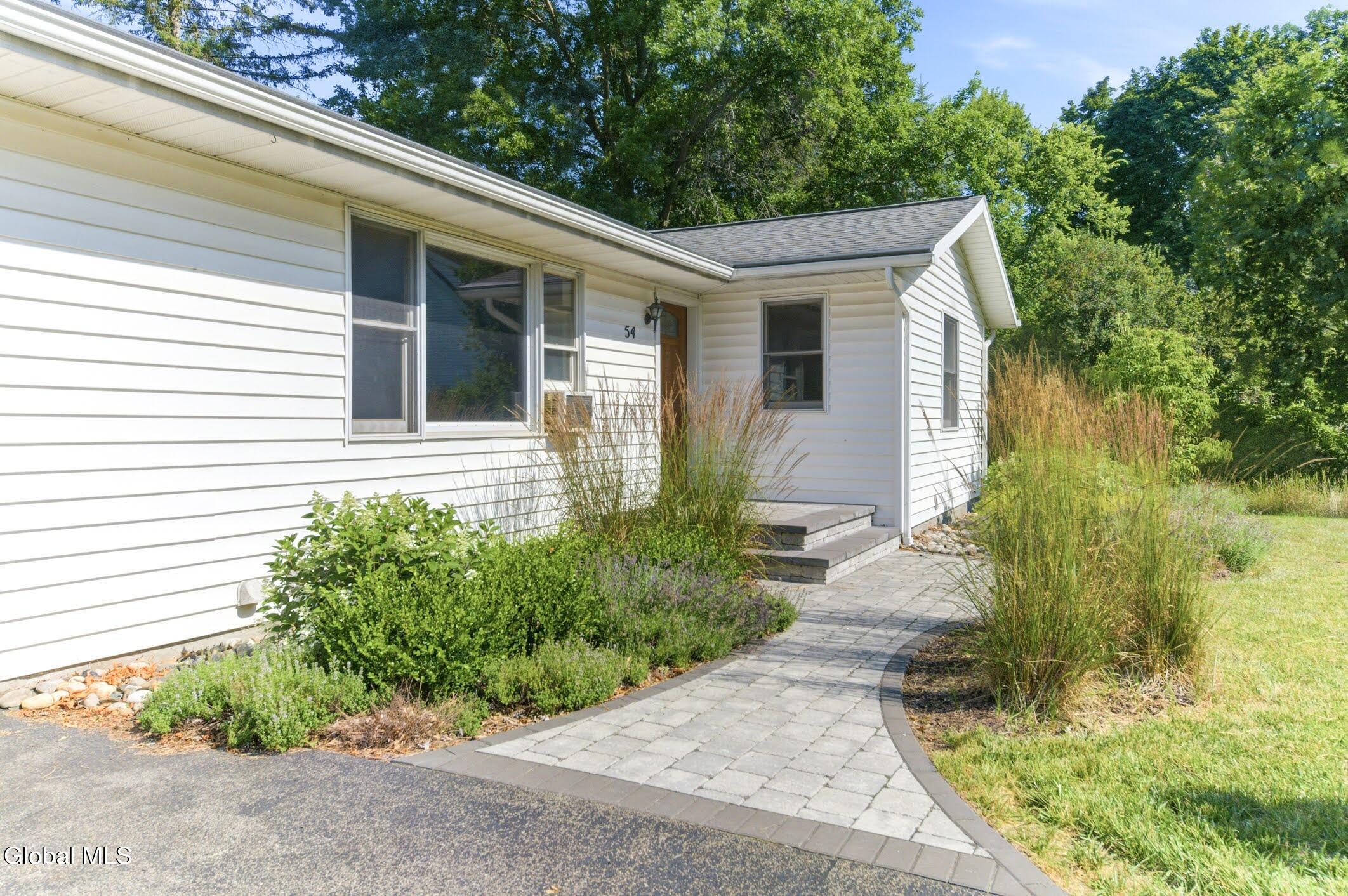 54 Willow Street Guilderland NY 12084