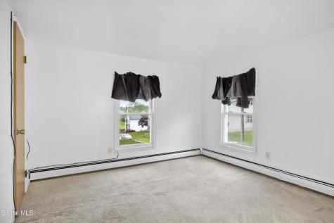 33 Harris Avenue Ravena NY 12143