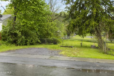 33 Harris Avenue Ravena NY 12143