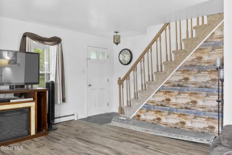 33 Harris Avenue Ravena NY 12143