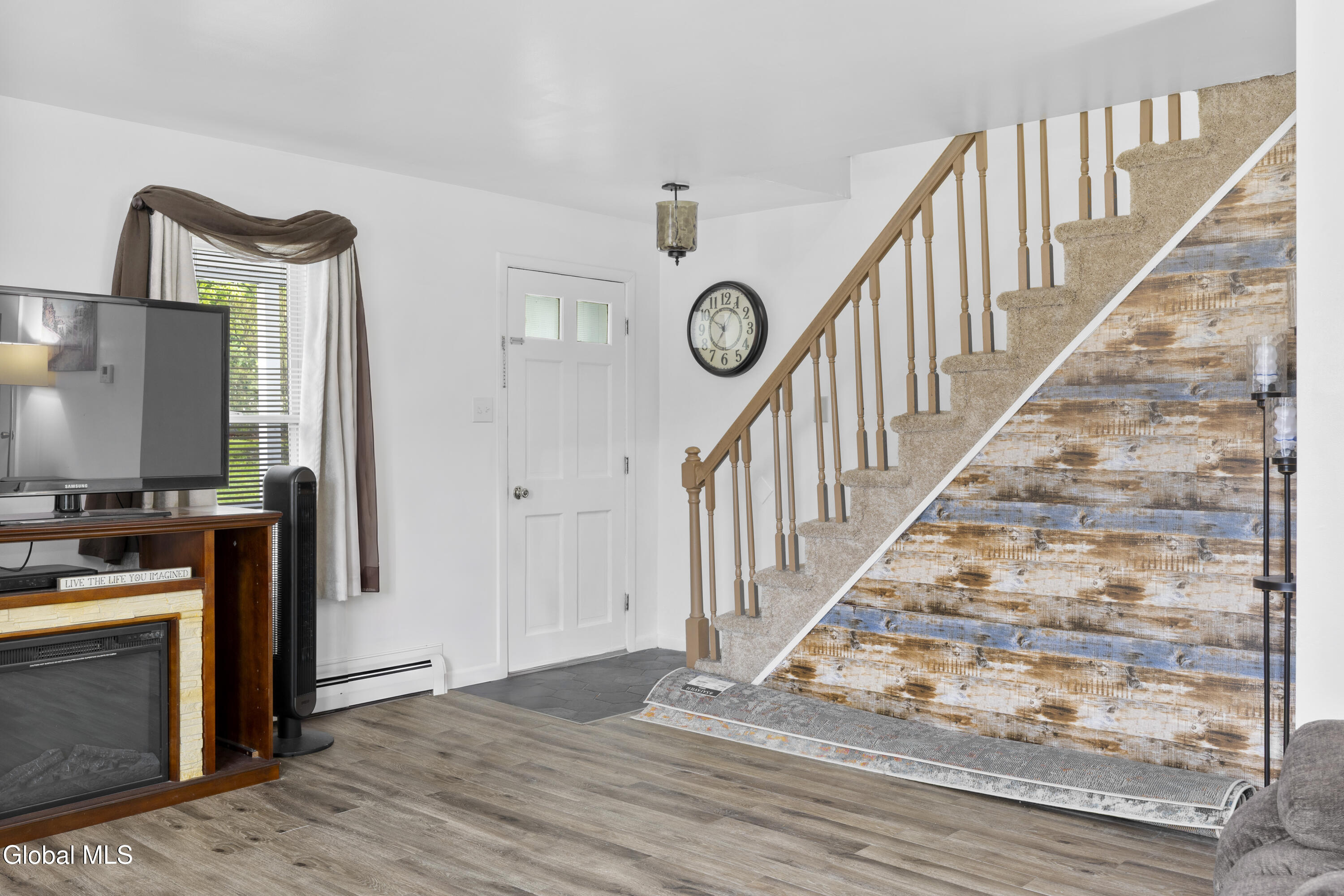 33 Harris Avenue Ravena NY 12143