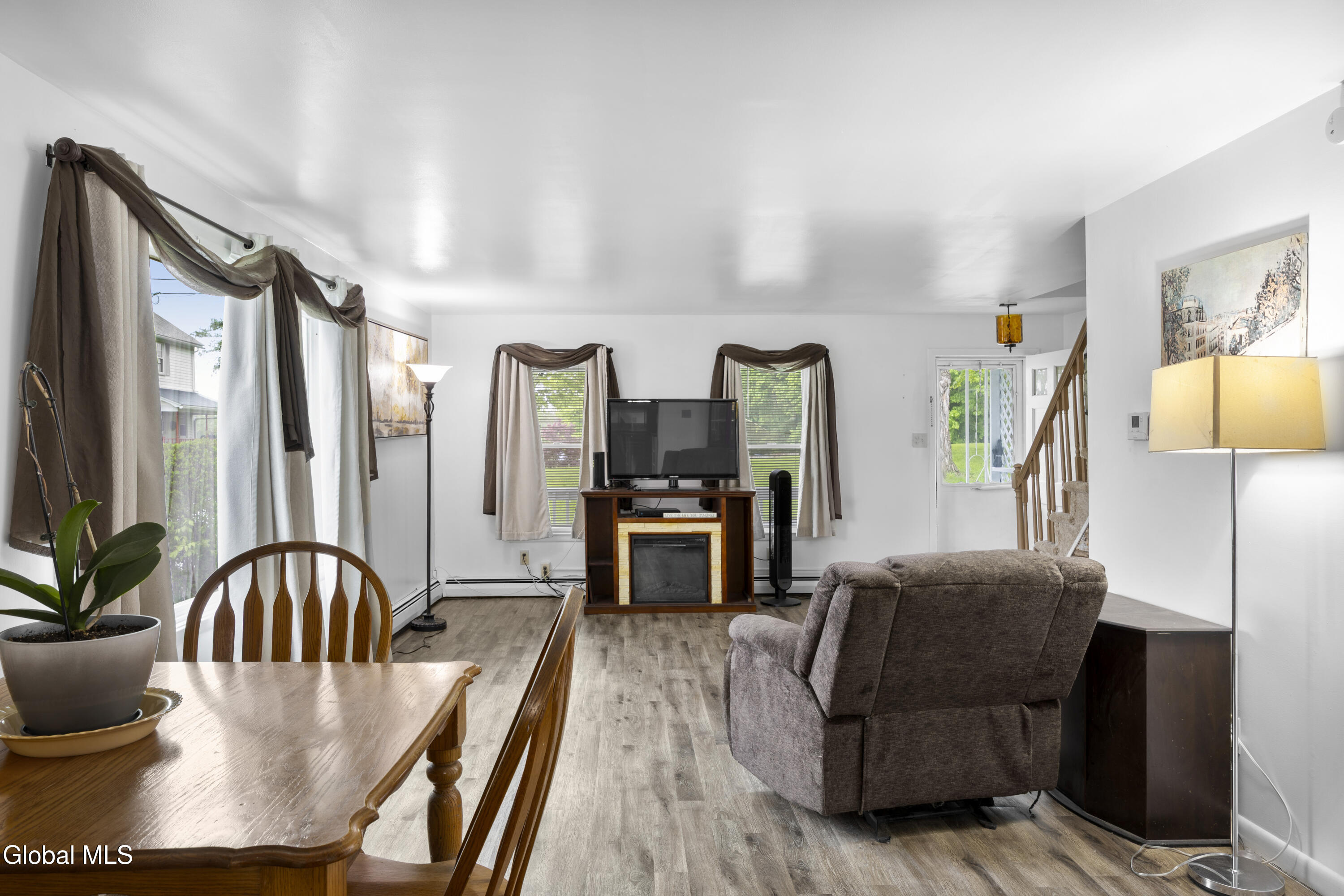 33 Harris Avenue Ravena NY 12143