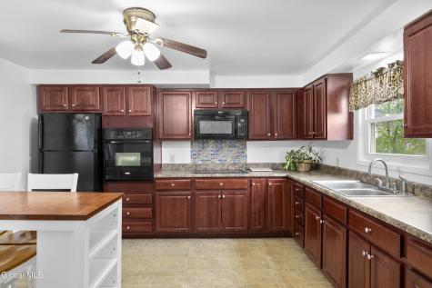 33 Harris Avenue Ravena NY 12143
