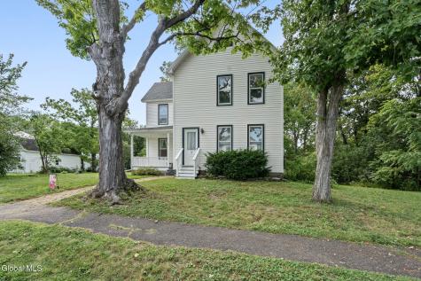 128 Grand Street Altamont NY 12009