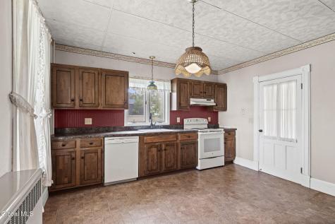 128 Grand Street Altamont NY 12009