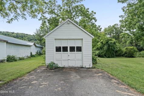 128 Grand Street Altamont NY 12009
