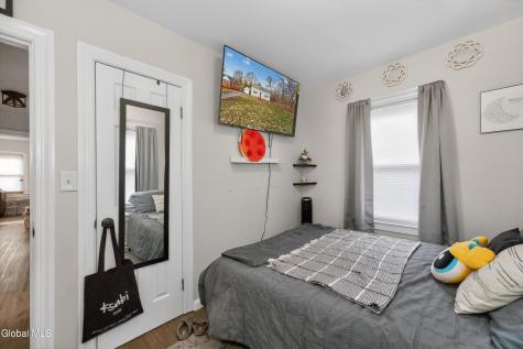 57 Spring Road Schenectady NY 12302