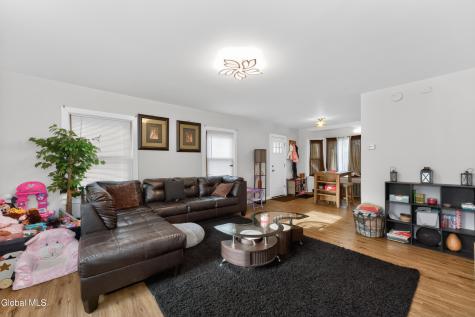 57 Spring Road Schenectady NY 12302