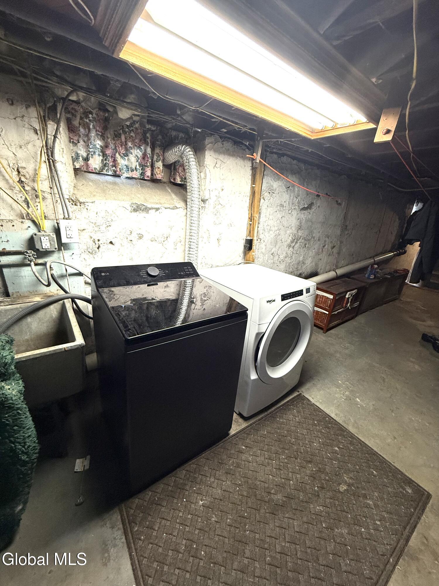 826 Salina Street Schenectady NY 12308