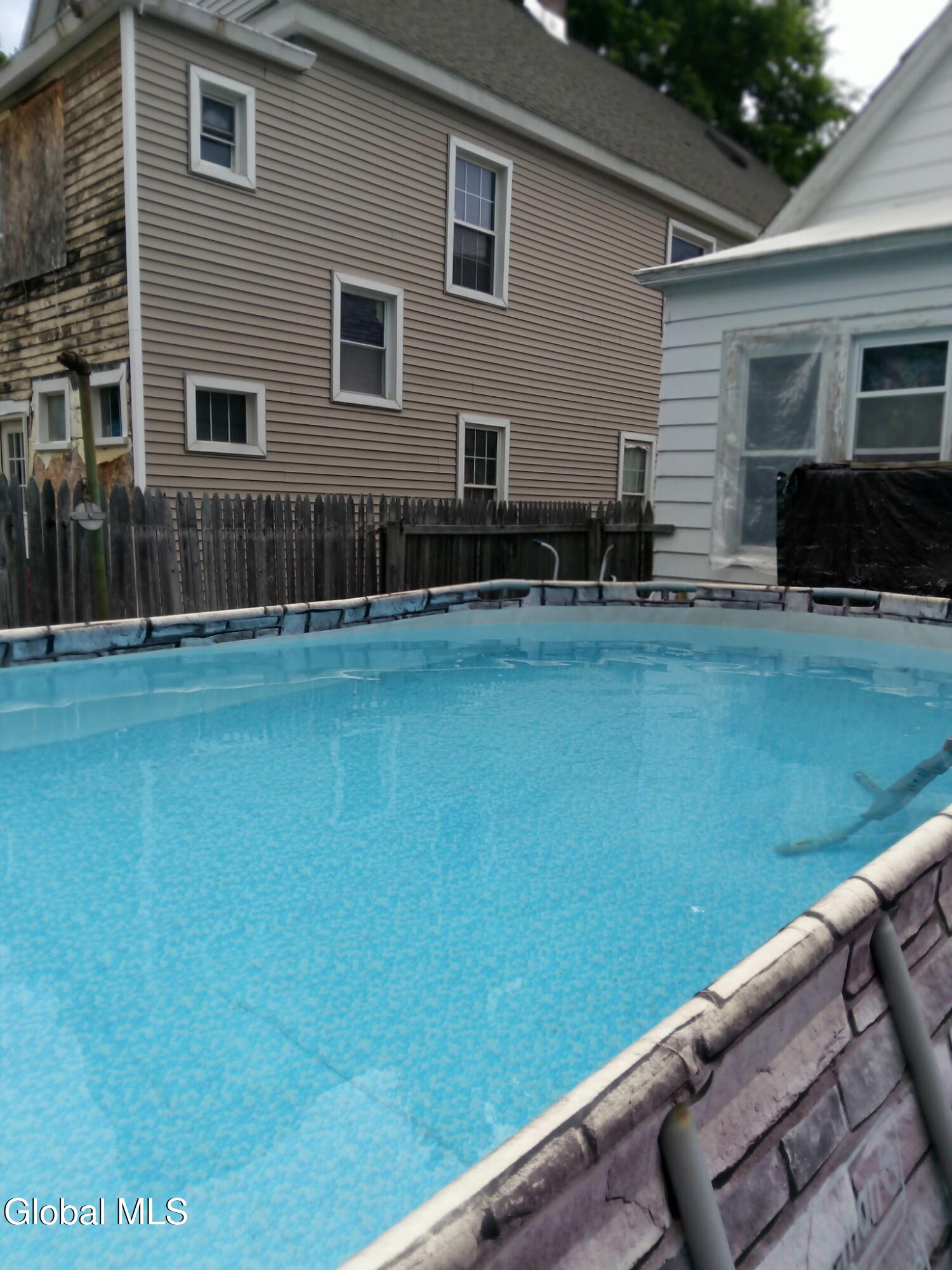 826 Salina Street Schenectady NY 12308