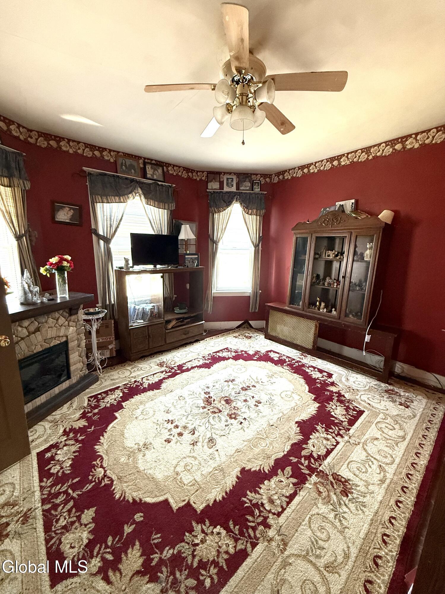 826 Salina Street Schenectady NY 12308