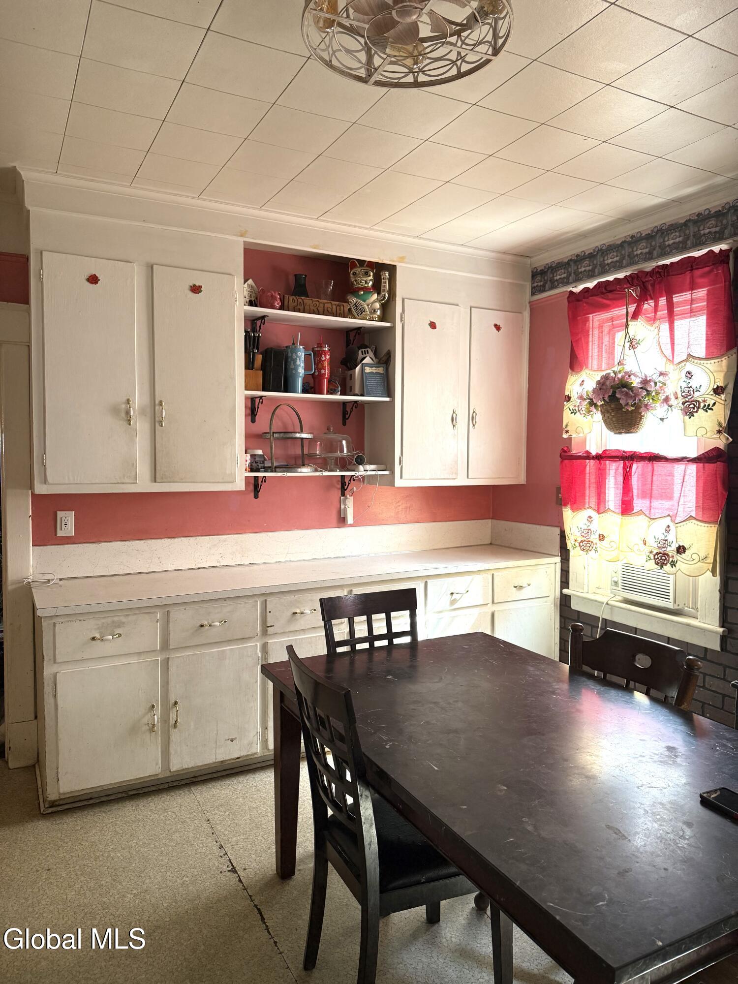 826 Salina Street Schenectady NY 12308