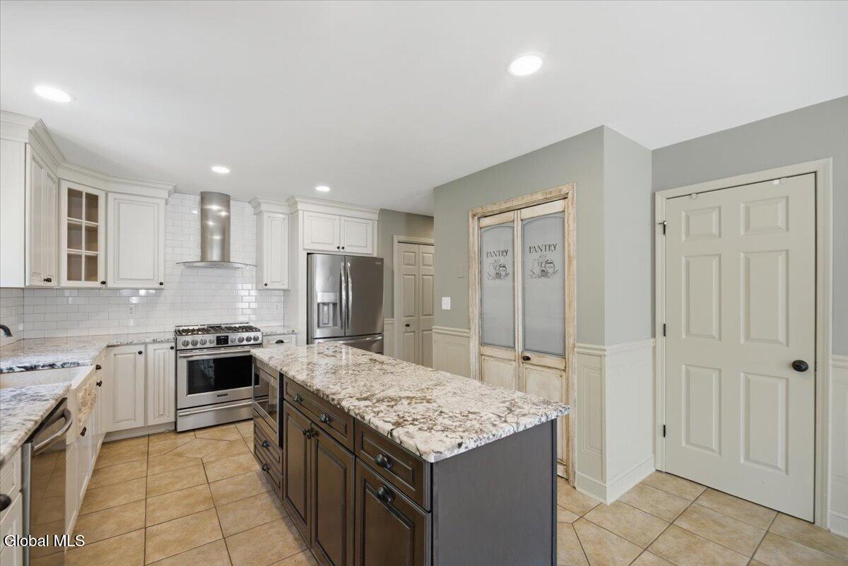 6 Wildwood Lane Selkirk NY 12158