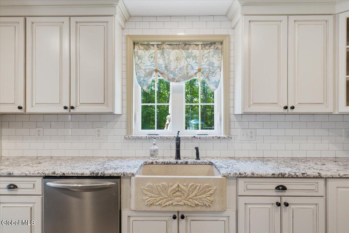 6 Wildwood Lane Selkirk NY 12158