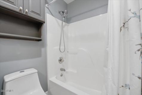 6 Wildwood Lane Selkirk NY 12158
