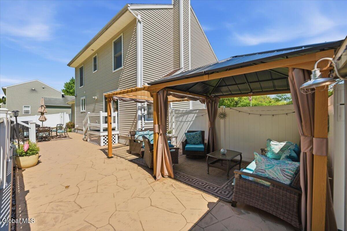 6 Wildwood Lane Selkirk NY 12158