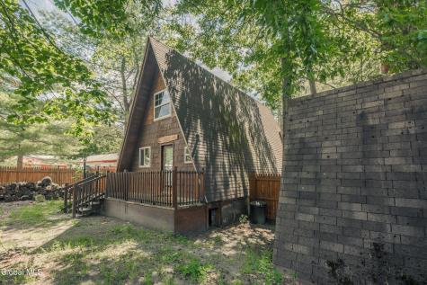 103 Florence Avenue Northampton NY 12117