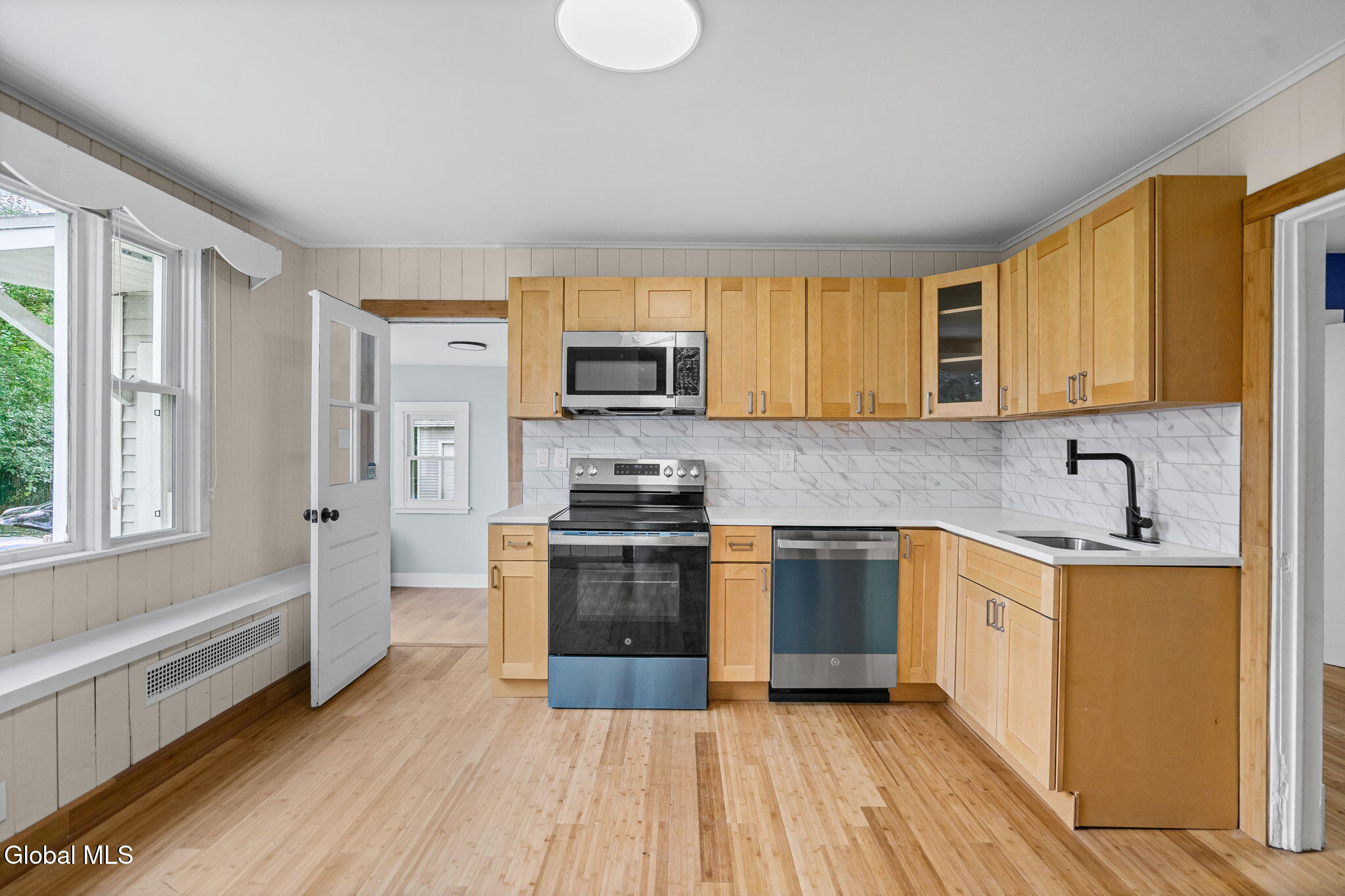 1471 Helderberg Avenue Schenectady NY 12306