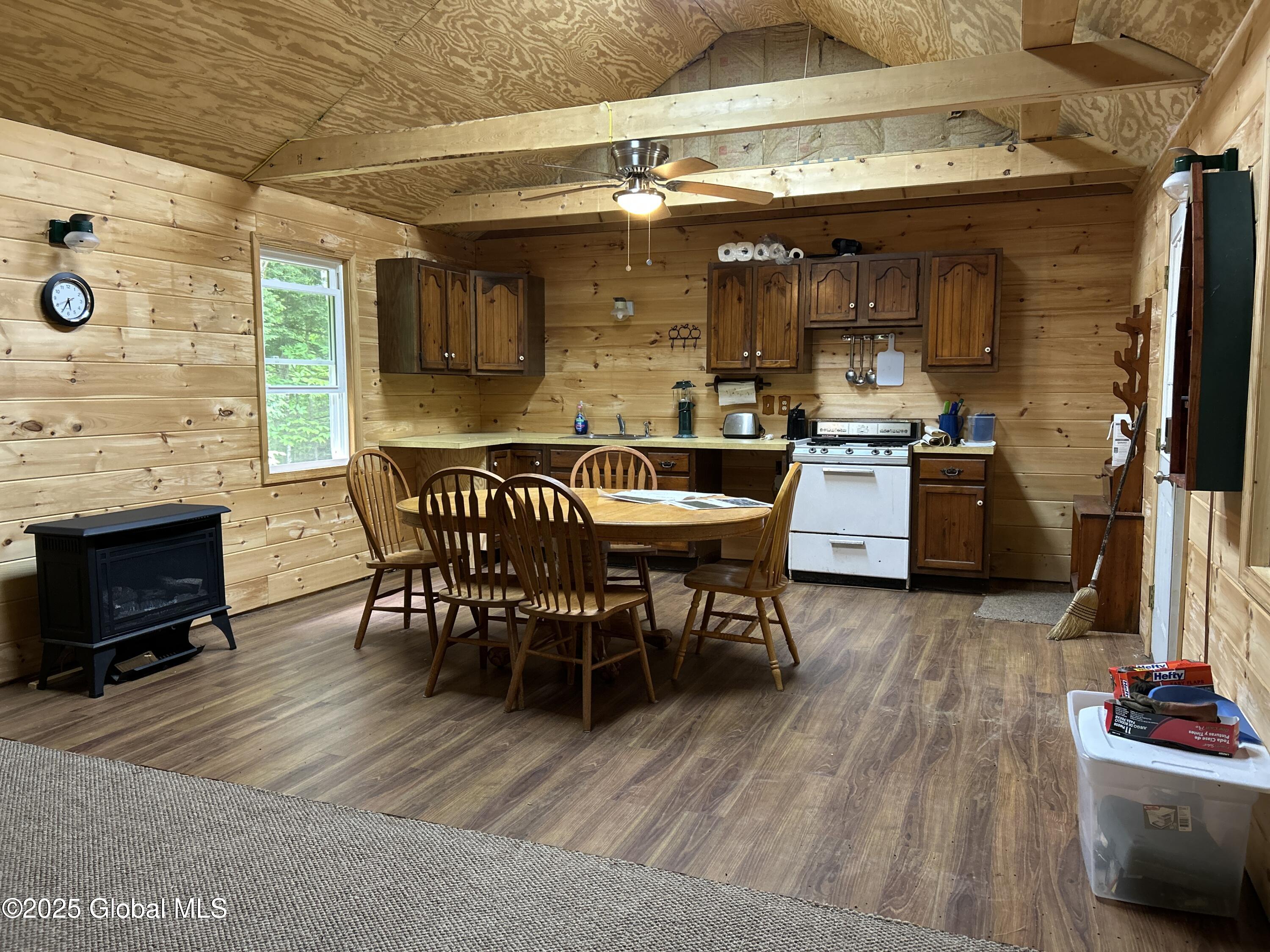 10 W Tucker Road Stoney Creek NY 12878