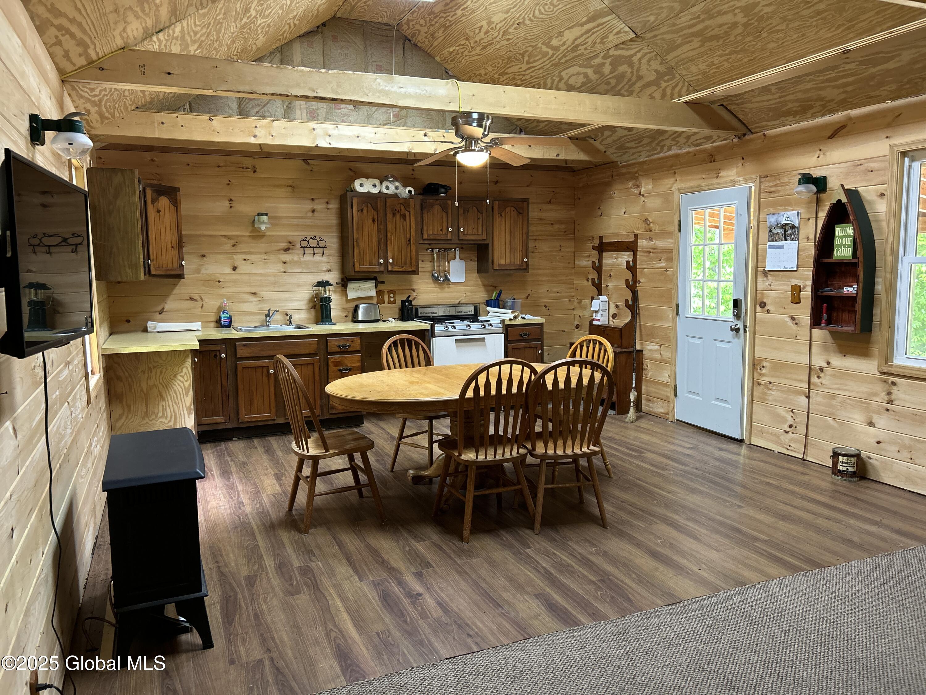 10 W Tucker Road Stoney Creek NY 12878