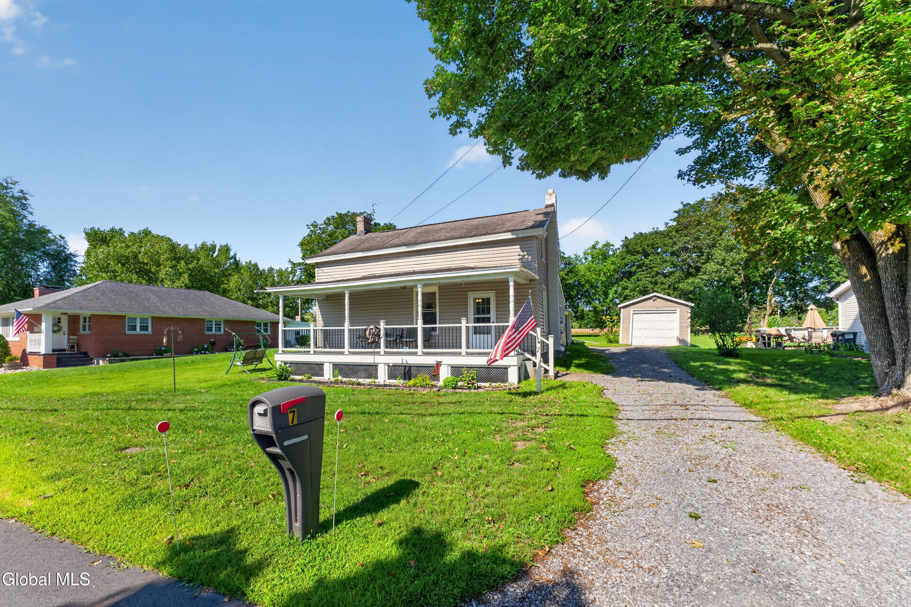 7 Colonial Road Stillwater NY 12170