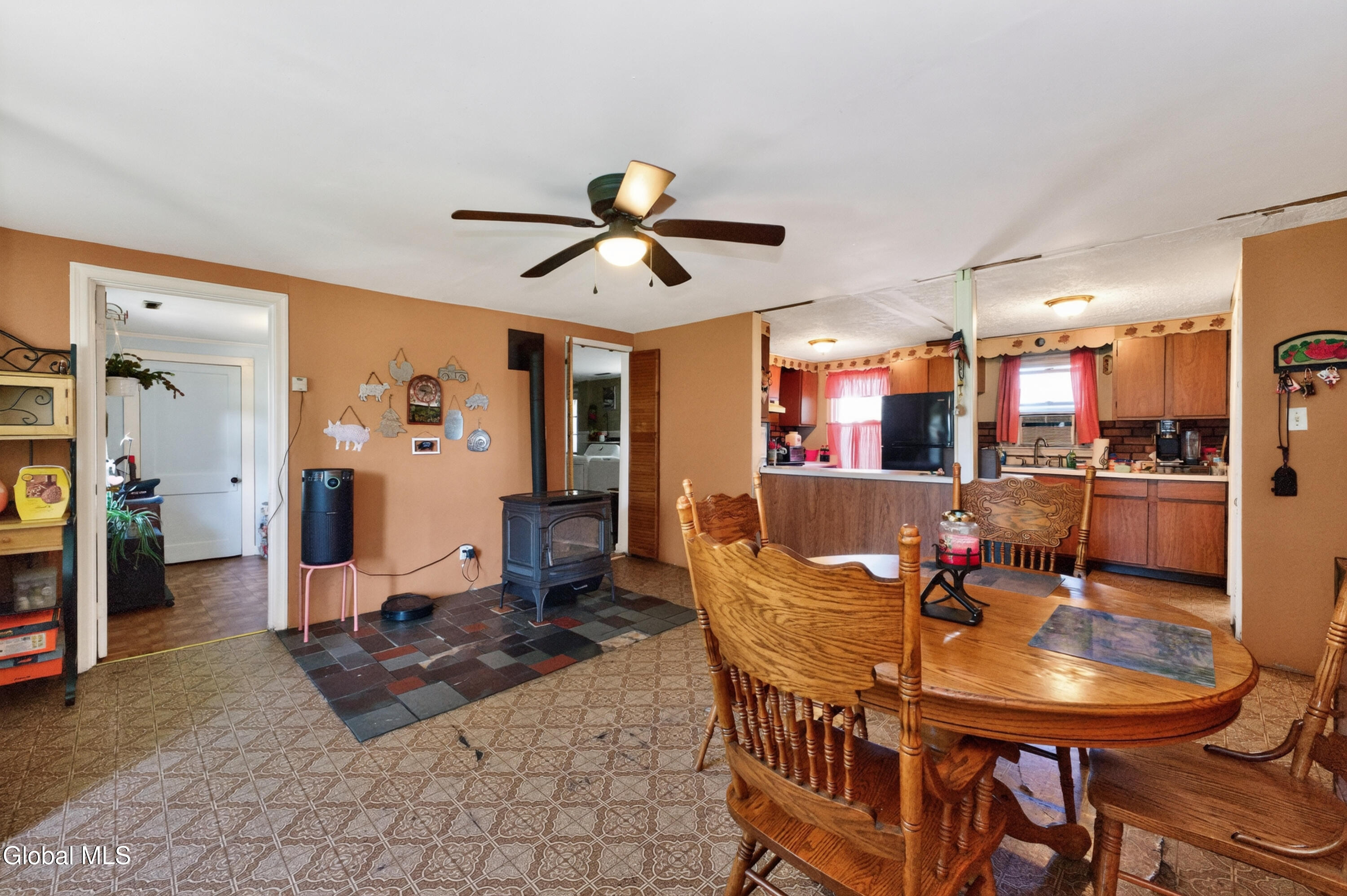 7 Colonial Road Stillwater NY 12170