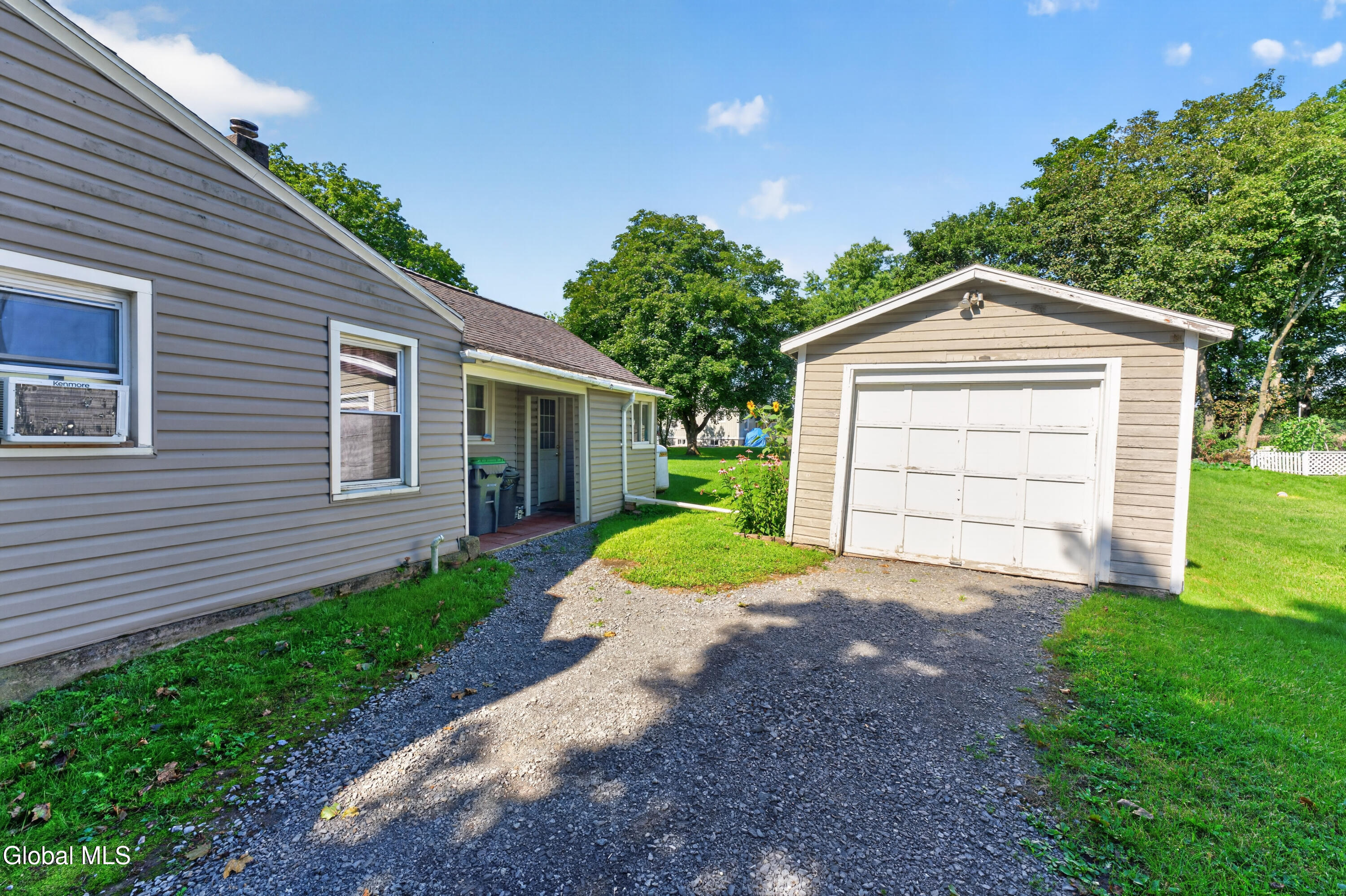 7 Colonial Road Stillwater NY 12170