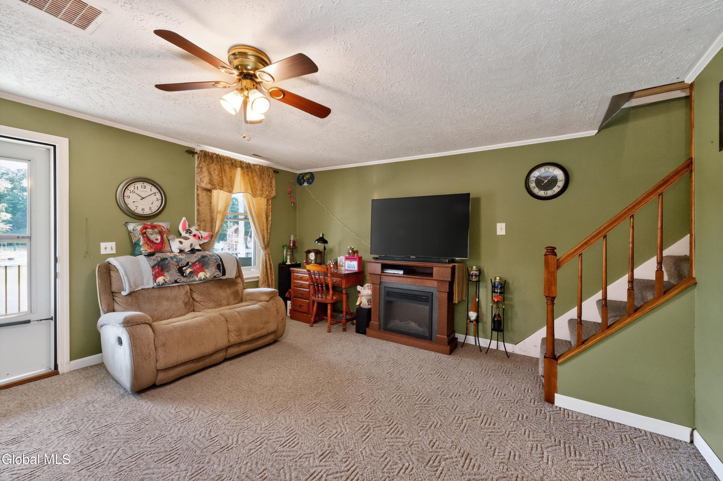 7 Colonial Road Stillwater NY 12170