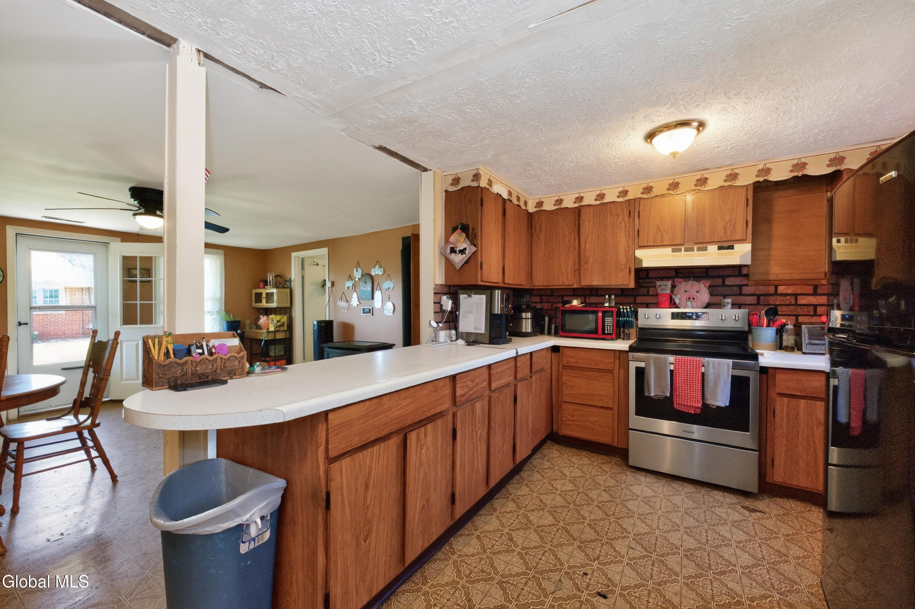 7 Colonial Road Stillwater NY 12170