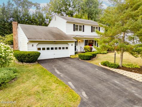 10 Oakwood Drive Queensbury NY 12804