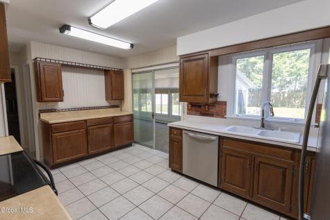 10 Oakwood Drive Queensbury NY 12804