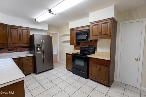 10 Oakwood Drive Queensbury NY 12804