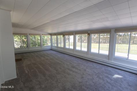 10 Oakwood Drive Queensbury NY 12804