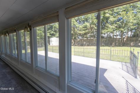 10 Oakwood Drive Queensbury NY 12804